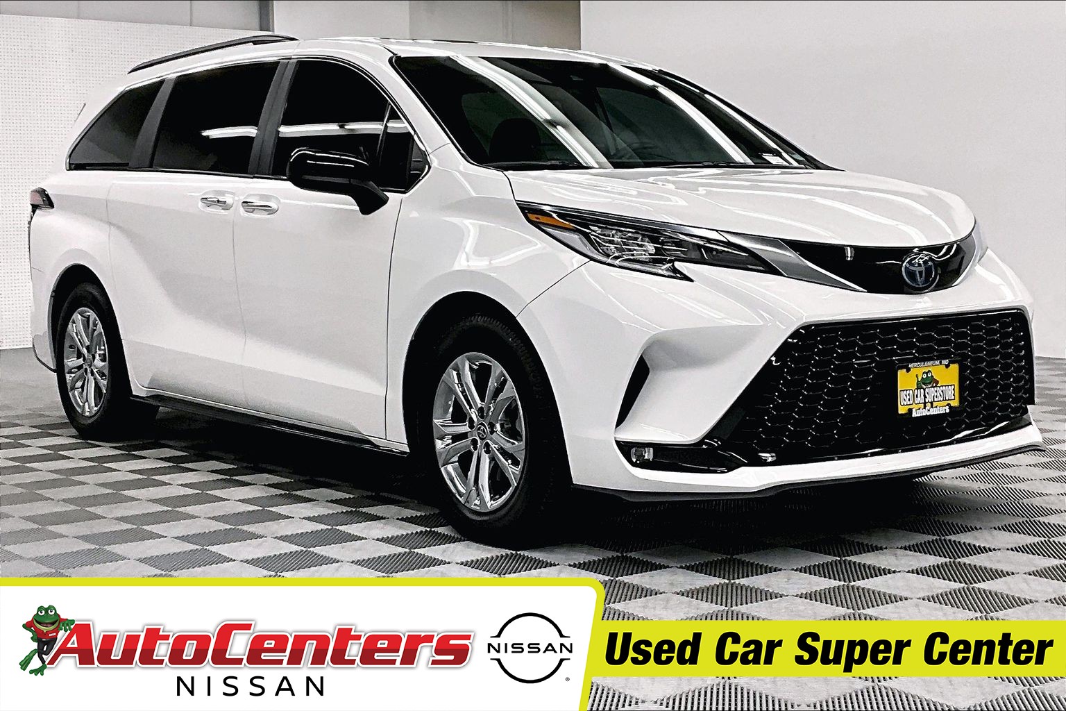 Pre-Owned 2022 Toyota Sienna XSE 4D Passenger Van in Herculaneum